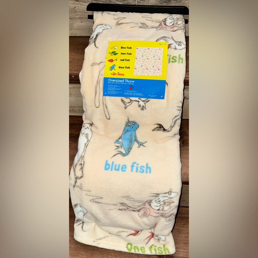 ๐ฅฐ DR SEUSS ONE FISH TWO FISH RED FISH BLUE FISH OVERSIZED THROW BLANKET 60โx 70โ